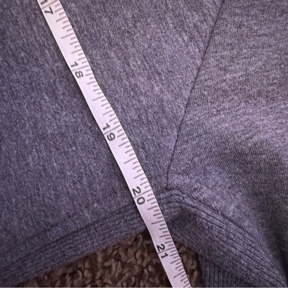 Athleta Triumph Hoodie Sweatshirt Womens Light Fog Grey - Picture 13 of 14